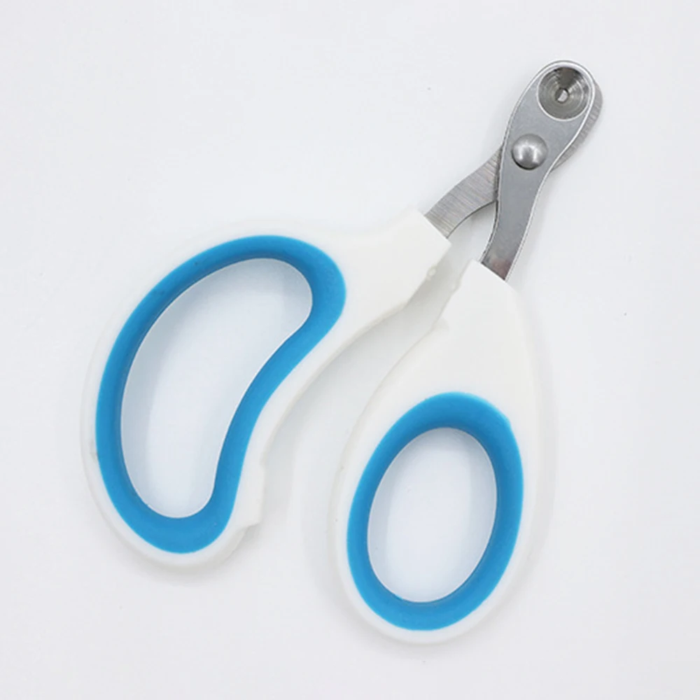 Cat nail clippers with blue handles
